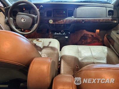 Zdjęcie 8 z 12 samochodu: 2005 MERCURY GRAND MARQUIS GS VIN:2MEFM74W65X628013 - miniatura