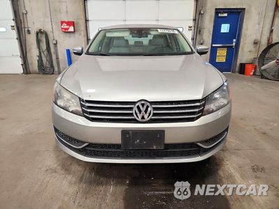 Piąte zdjęcie samochodu w środku: 2013 VOLKSWAGEN PASSAT SE VIN:1VWBN7A32DC025639 - miniatura