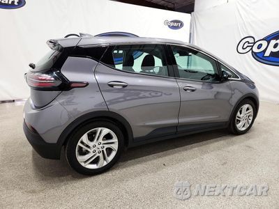 Trzecie zdjęcie samochodu z tyłu: 2023 CHEVROLET BOLT EV 1LT VIN:1G1FW6S05P4193251 - miniatura