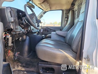 Zdjęcie 7 z 12 samochodu: 2019 CHEVROLET EXPRESS G2500 VIN:1GCWGAFG8K1207815 - miniatura