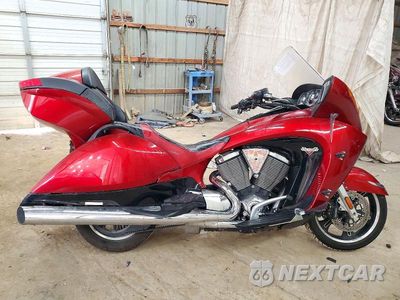 2015 VICTORY MOTORCYCLES VISION TOUR 5VPSW36N8F3038256 - główne zdjęcie licytacji z USA - miniatura