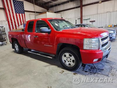 Czwarte zdjęcie samochodu z boku: 2011 CHEVROLET SILVERADO K1500 LT VIN:1GCRKSE38BZ255431 - miniatura