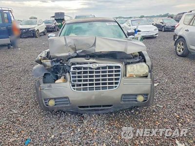 Piąte zdjęcie samochodu w środku: 2010 CHRYSLER 300 TOURING VIN:2C3CA5CV6AH195652 - miniatura