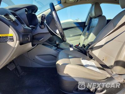 Zdjęcie 7 z 12 samochodu: 2015 KIA FORTE EX VIN:KNAFZ4A8XF5405612 - miniatura