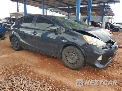 Czwarte zdjęcie samochodu z boku: 2013 TOYOTA PRIUS C TWO VIN:JTDKDTB33D1531148 - miniatura