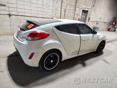 Trzecie zdjęcie samochodu z tyłu: 2012 HYUNDAI VELOSTER BASE VIN:KMHTC6AD3CU039540 - miniatura