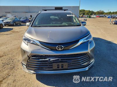 Piąte zdjęcie samochodu w środku: 2026 TOYOTA SIENNA PLATINUM 7-PASSENGER VIN:5TDESKFC2TS238401 - miniatura