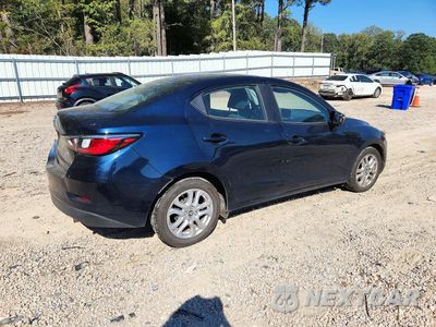Trzecie zdjęcie samochodu z tyłu: 2018 TOYOTA YARIS IA BASE VIN:3MYDLBYV3JY317381 - miniatura