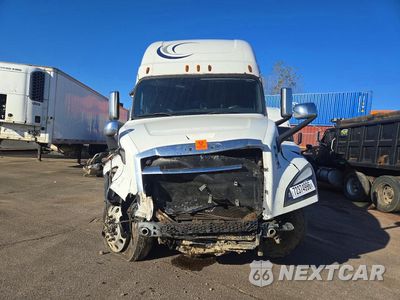 Piąte zdjęcie samochodu w środku: 2018 FREIGHTLINER CASCADIA 126 SEMI TRUCK VIN:3AKJHHDR5JSJT6240 - miniatura