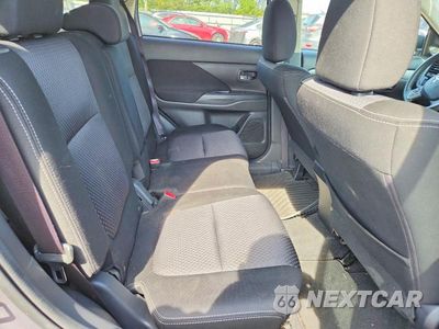 Zdjęcie 11 z 13 samochodu: 2018 MITSUBISHI OUTLANDER SE VIN:JA4AZ3A30JZ071369 - miniatura