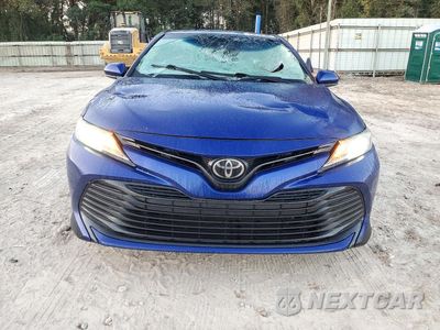 Piąte zdjęcie samochodu w środku: 2018 TOYOTA CAMRY LE VIN:4T1B11HK8JU612440 - miniatura