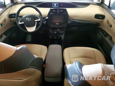 Zdjęcie 8 z 12 samochodu: 2017 TOYOTA PRIUS FOUR VIN:JTDKARFU4H3531765 - miniatura