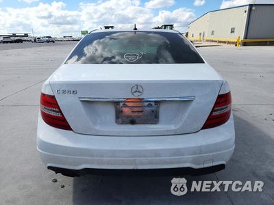Zdjęcie 6 z 12 samochodu: 2014 MERCEDES-BENZ C 250 VIN:WDDGF4HB3EA938673 - miniatura