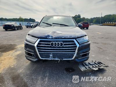 Piąte zdjęcie samochodu w środku: 2017 AUDI Q7 PREMIUM PLUS VIN:WA1LAAF7XHD027340 - miniatura