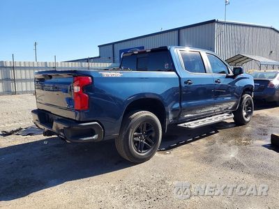 Trzecie zdjęcie samochodu z tyłu: 2019 CHEVROLET SILVERADO K1500 LT TRAIL BOSS VIN:3GCPYFED1KG224804 - miniatura