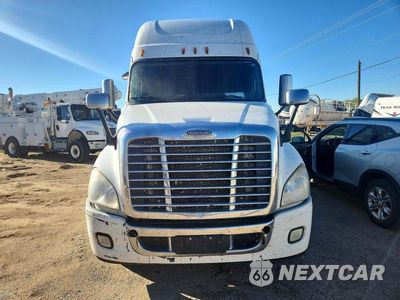 Piąte zdjęcie samochodu w środku: 2016 FREIGHTLINER CASCADIA 125 VIN:3AKJGLD53GSGT4368 - miniatura