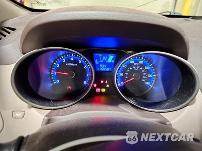 Zdjęcie 9 z 13 samochodu: 2010 HYUNDAI TUCSON GLS VIN:KM8JU3AC5AU073826 - miniatura