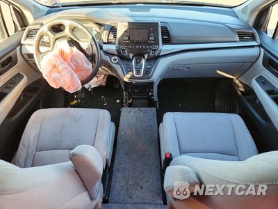 Zdjęcie 8 z 14 samochodu: 2018 HONDA ODDESEY VIN:5FNRL6H2XKB131240 - miniatura