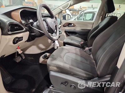 Zdjęcie 7 z 13 samochodu: 2017 CHRYSLER PACIFICA TOURING VIN:2C4RC1DG7HR805099 - miniatura