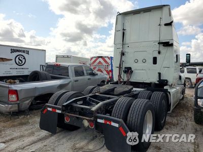 Trzecie zdjęcie samochodu z tyłu: 2022 INTERNATIONAL LT625 SEMI TRUCK VIN:3HSDZAPR5NN816855 - miniatura