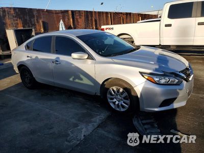 Czwarte zdjęcie samochodu z boku: 2018 NISSAN ALTIMA 2.5 S VIN:1N4AL3AP6JC271045 - miniatura