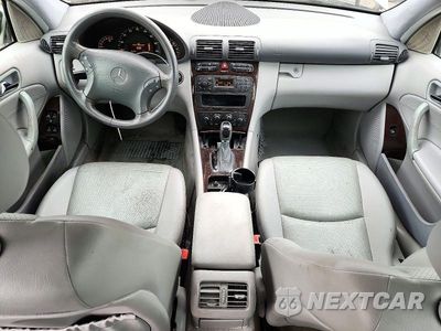 Zdjęcie 8 z 12 samochodu: 2004 MERCEDES-BENZ C 240 VIN:WDBRF61J54E016380 - miniatura