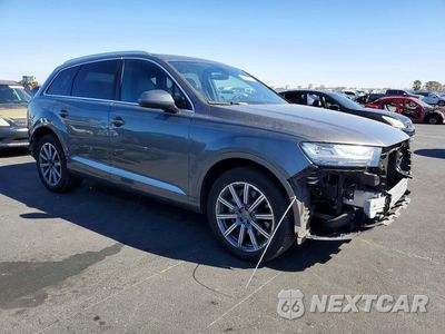 Czwarte zdjęcie samochodu z boku: 2019 AUDI Q7 PREMIUM PLUS VIN:WA1LHAF71KD026323 - miniatura
