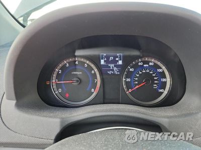 Zdjęcie 9 z 12 samochodu: 2017 HYUNDAI ACCENT SE VIN:KMHCT4AE1HU288570 - miniatura