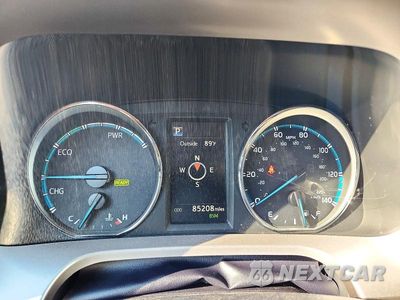 Zdjęcie 9 z 13 samochodu: 2018 TOYOTA RAV4 HV LIMITED VIN:JTMDJREV9JD183156 - miniatura