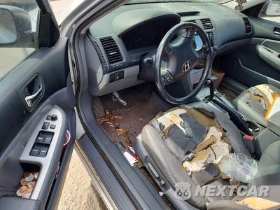 Zdjęcie 8 z 12 samochodu: 2005 HONDA ACCORD HYBRID VIN:JHMCN36575C015196 - miniatura