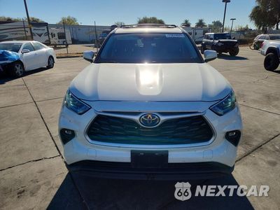 Piąte zdjęcie samochodu w środku: 2020 TOYOTA HIGHLANDER HYBRID XLE VIN:5TDHBRCH1LS504528 - miniatura