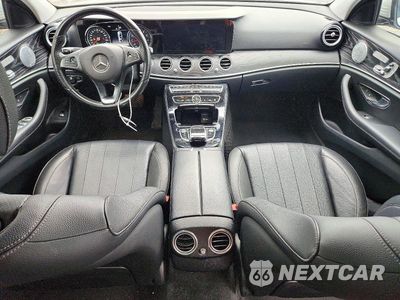 Zdjęcie 8 z 12 samochodu: 2017 MERCEDES-BENZ E 300 4MATIC VIN:WDDZF4KB6HA127830 - miniatura