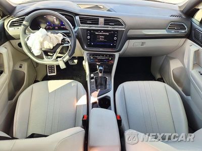 Zdjęcie 8 z 13 samochodu: 2024 VOLKSWAGEN TIGUAN SE R-LINE BLACK VIN:3VVCB7AX3RM169520 - miniatura