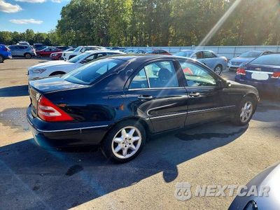 Trzecie zdjęcie samochodu z tyłu: 2004 MERCEDES-BENZ C 240 4MATIC VIN:WDBRF81J64F443332 - miniatura