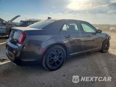 Trzecie zdjęcie samochodu z tyłu: 2019 CHRYSLER 300 S VIN:2C3CCAGG0KH690803 - miniatura