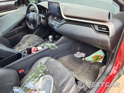 Zdjęcie 8 z 12 samochodu: 2019 TOYOTA C-HR LIMITED VIN:JTNKHMBXXK1017013 - miniatura