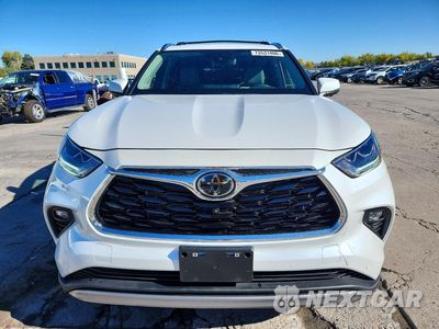 Piąte zdjęcie samochodu w środku: 2025 TOYOTA HIGHLANDER PLATINUM VIN:5TDKDRBH9SS586301 - miniatura