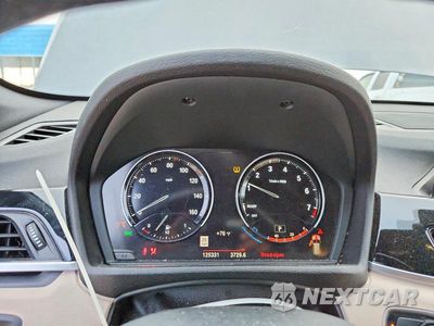 Zdjęcie 9 z 14 samochodu: 2019 BMW X1 XDRIVE28I VIN:WBXHT3C51K3H34091 - miniatura