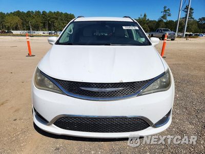 Piąte zdjęcie samochodu w środku: 2017 CHRYSLER PACIFICA TOURING L VIN:2C4RC1BG6HR634073 - miniatura