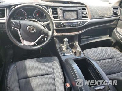 Zdjęcie 8 z 13 samochodu: 2015 TOYOTA HIGHLANDER LE PLUS VIN:5TDZKRFHXFS102303 - miniatura