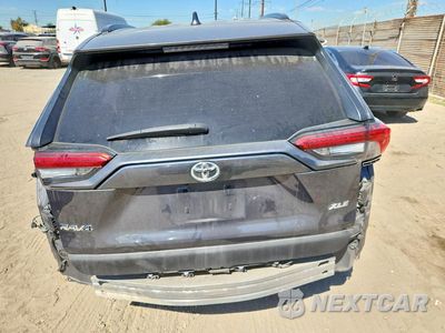 Zdjęcie 6 z 14 samochodu: 2020 TOYOTA RAV4 XLE VIN:2T3W1RFV1LW076888 - miniatura