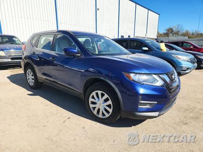 Czwarte zdjęcie samochodu z boku: 2017 NISSAN ROGUE S VIN:JN8AT2MV3HW012685 - miniatura