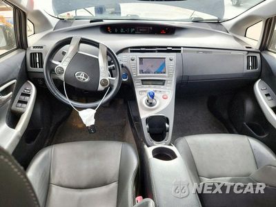 Zdjęcie 8 z 12 samochodu: 2012 TOYOTA PRIUS PLUG-IN HYBRID ADVANCED VIN:JTDKN3DPXC3023372 - miniatura