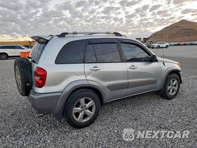 Trzecie zdjęcie samochodu z tyłu: 2004 TOYOTA RAV4 BASE VIN:JTEGD20V540041400 - miniatura