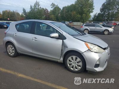 Czwarte zdjęcie samochodu z boku: 2013 TOYOTA PRIUS C THREE VIN:JTDKDTB32D1538432 - miniatura