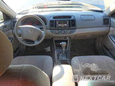 Zdjęcie 8 z 12 samochodu: 2005 TOYOTA CAMRY LE VIN:4T1BE32K15U969344 - miniatura