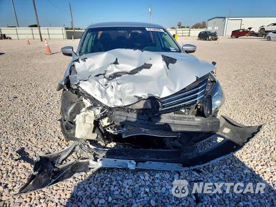 Piąte zdjęcie samochodu w środku: 2014 VOLKSWAGEN PASSAT S VIN:1VWAP7A36EC016983 - miniatura
