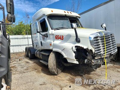 Czwarte zdjęcie samochodu z boku: 2014 FREIGHTLINER CASCADIA SEMI TRUCK VIN:3AKJGLD59ESFT6233 - miniatura