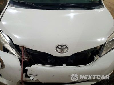 Zdjęcie 12 z 13 samochodu: 2013 TOYOTA SIENNA LE VIN:5TDKK3DC4DS354518 - miniatura