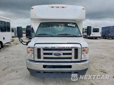 Piąte zdjęcie samochodu w środku: 2021 FORD E350 SHUTTLE BUS VIN:1FDEE3FN5MDC10759 - miniatura